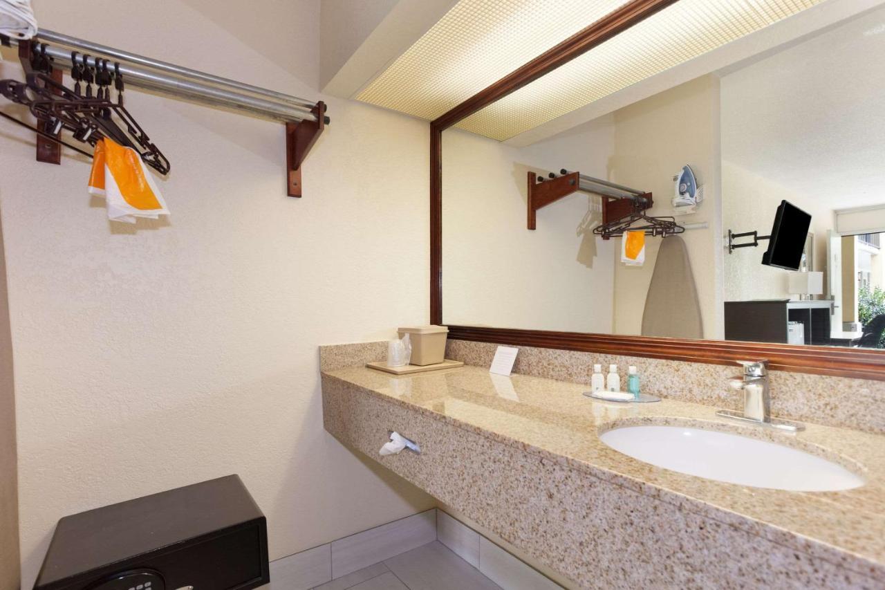 Quality Inn St George I-95 St. George Екстериор снимка