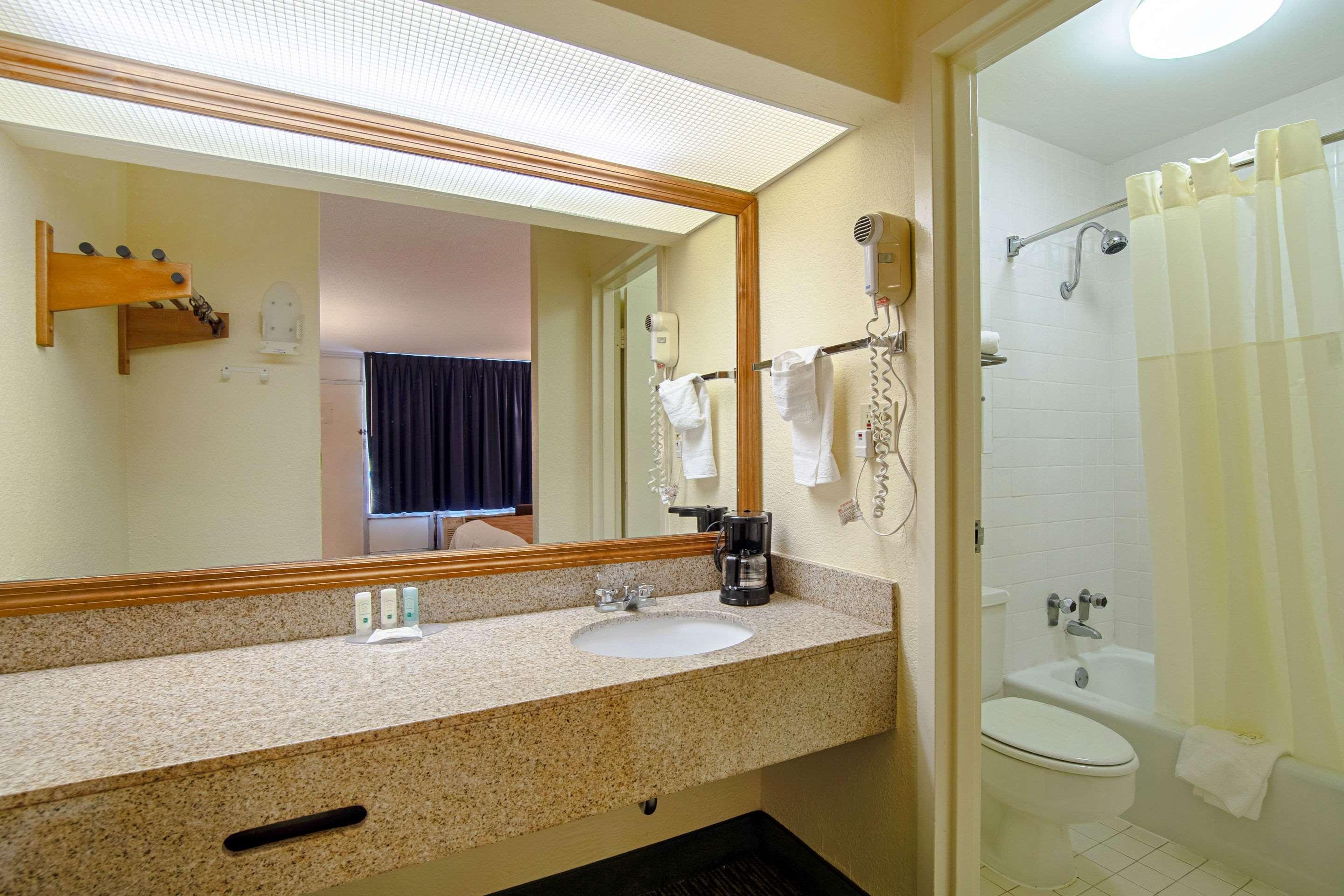 Quality Inn St George I-95 St. George Екстериор снимка