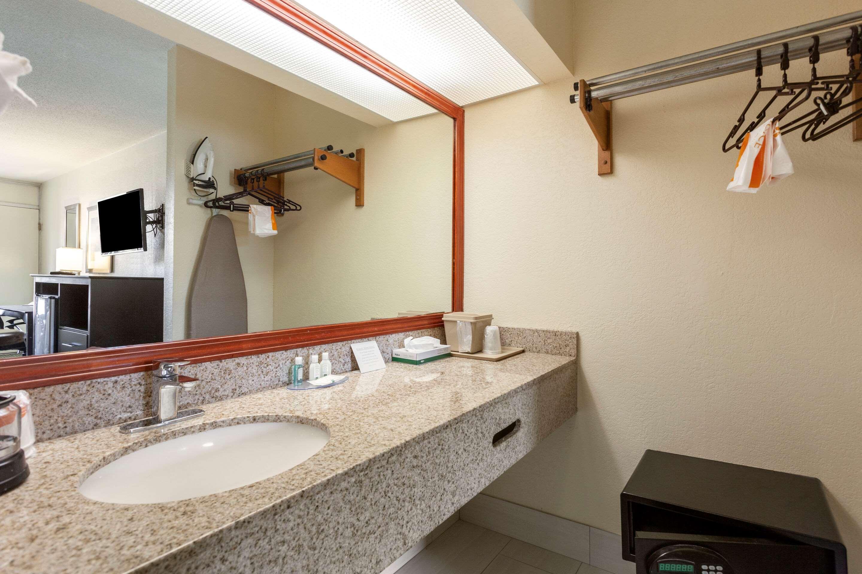 Quality Inn St George I-95 St. George Екстериор снимка