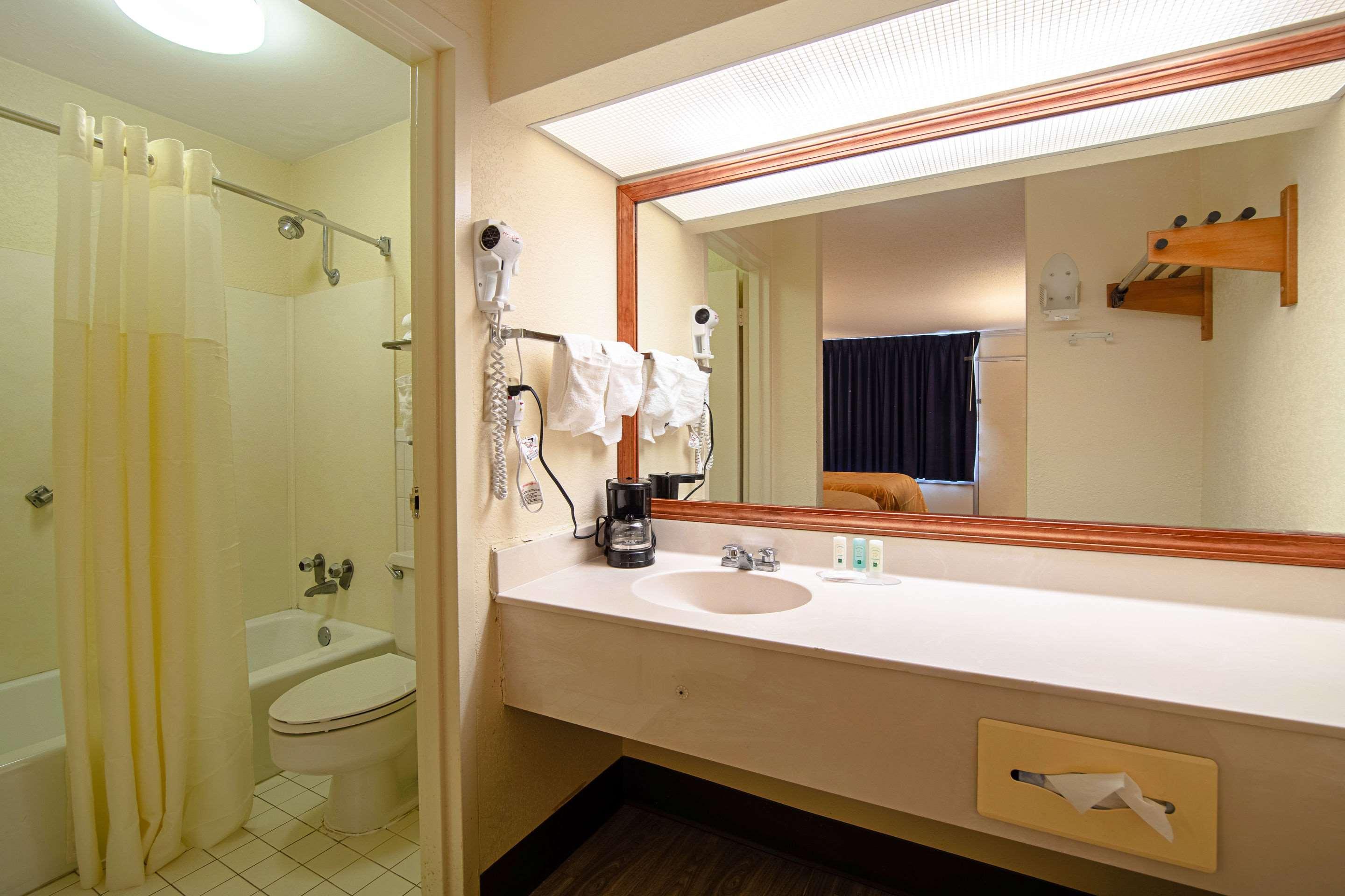 Quality Inn St George I-95 St. George Екстериор снимка