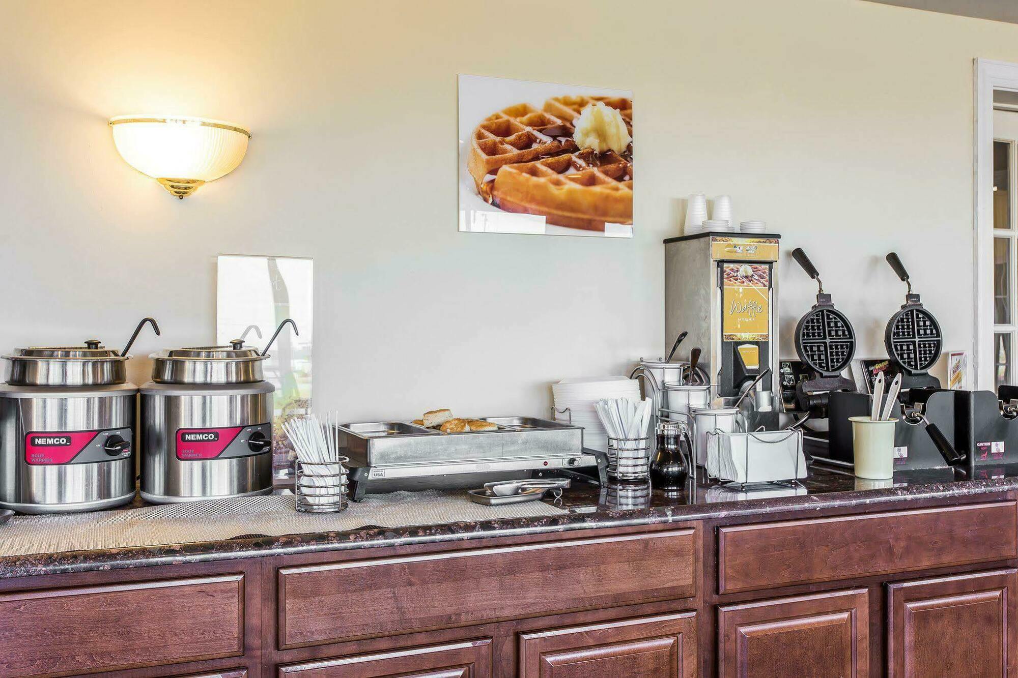 Quality Inn St George I-95 St. George Екстериор снимка